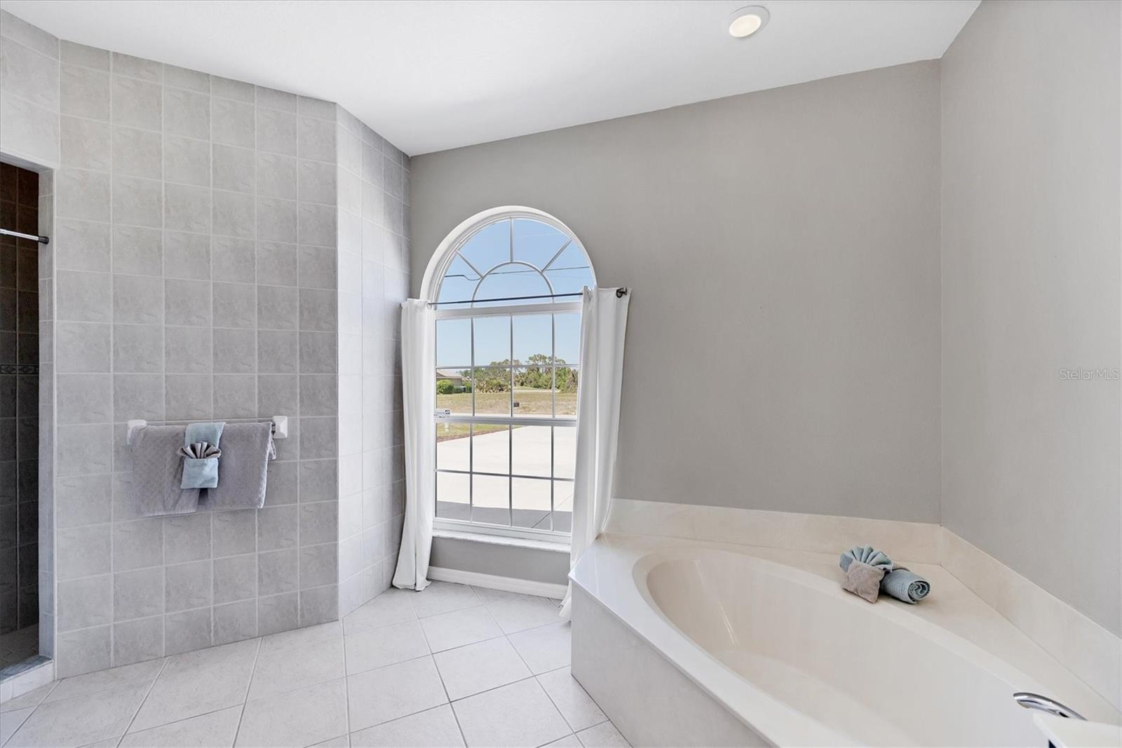 39 FAIRWAY RD, ROTONDA WEST, FL, 33947