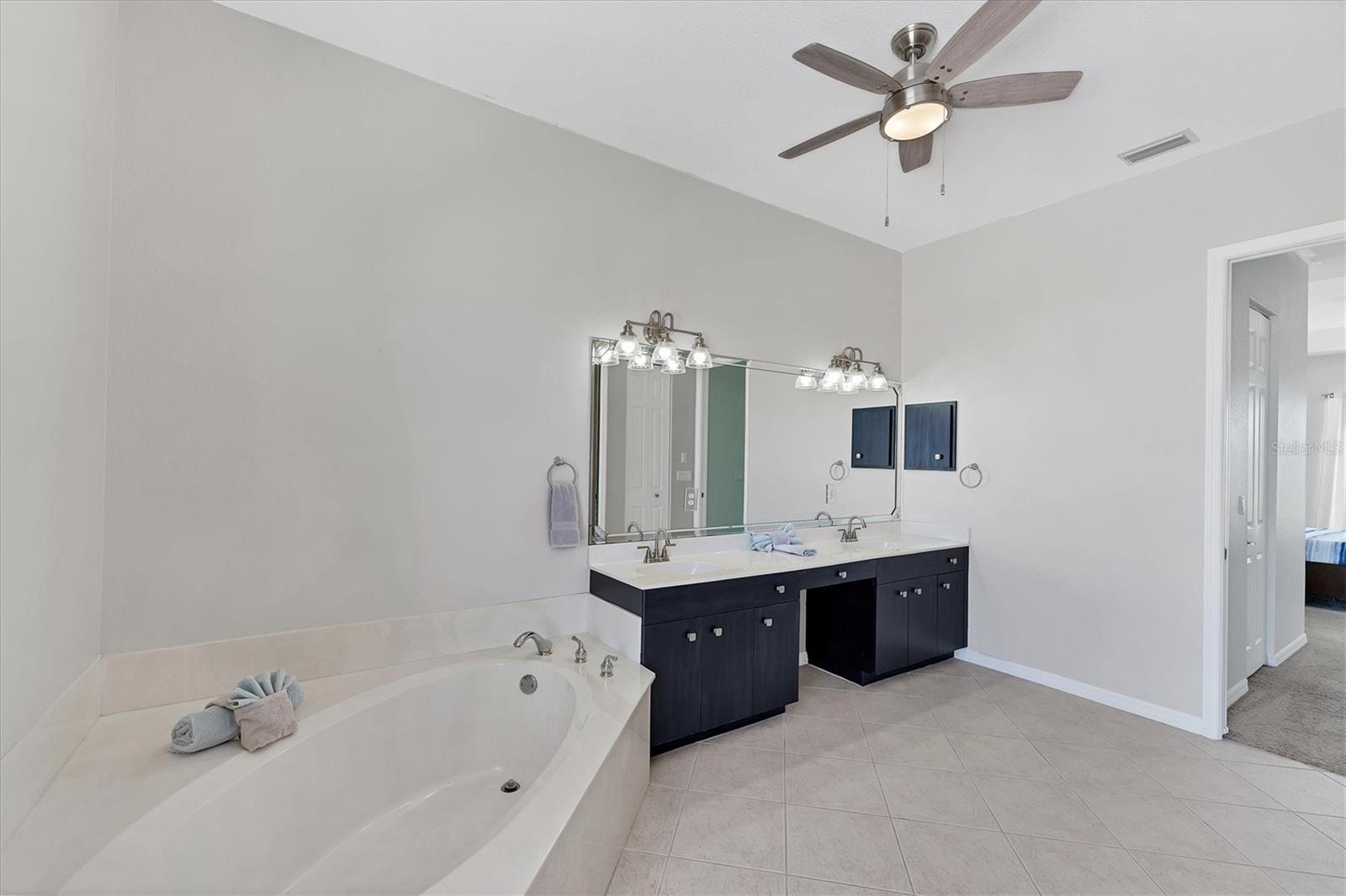 39 FAIRWAY RD, ROTONDA WEST, FL, 33947