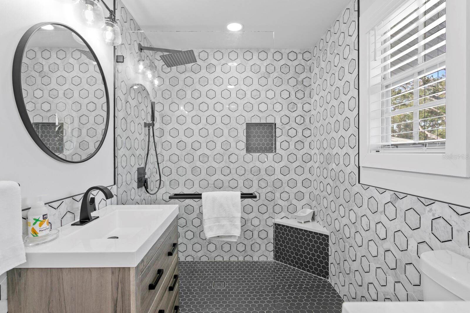 TB8374458 Property Photo