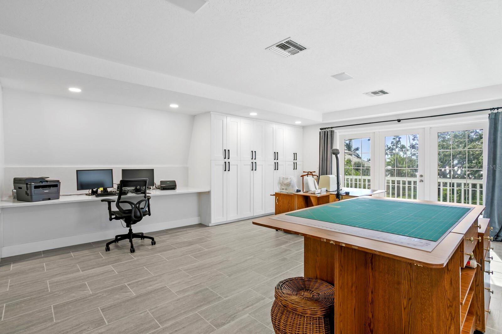 TB8374458 Property Photo