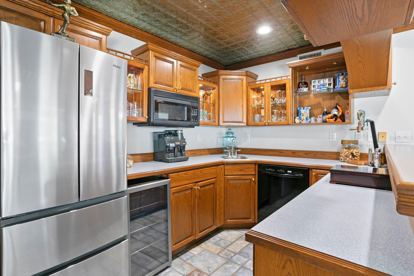 TB8374458 Property Photo