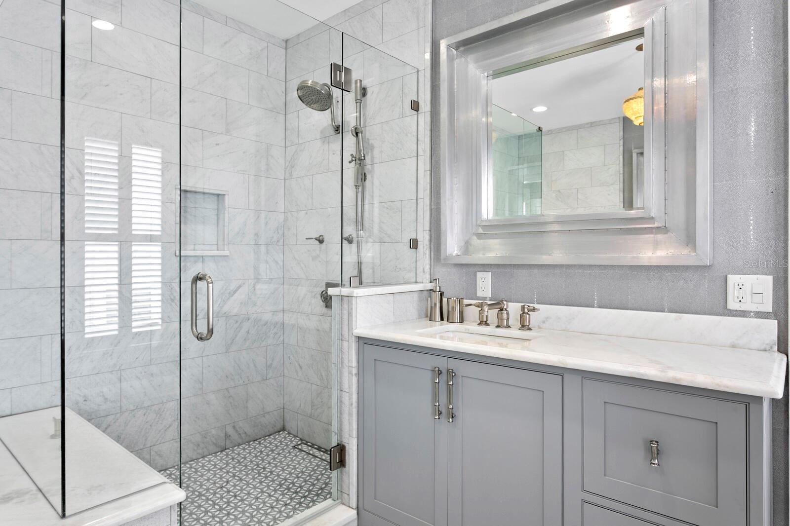 TB8374458 Property Photo