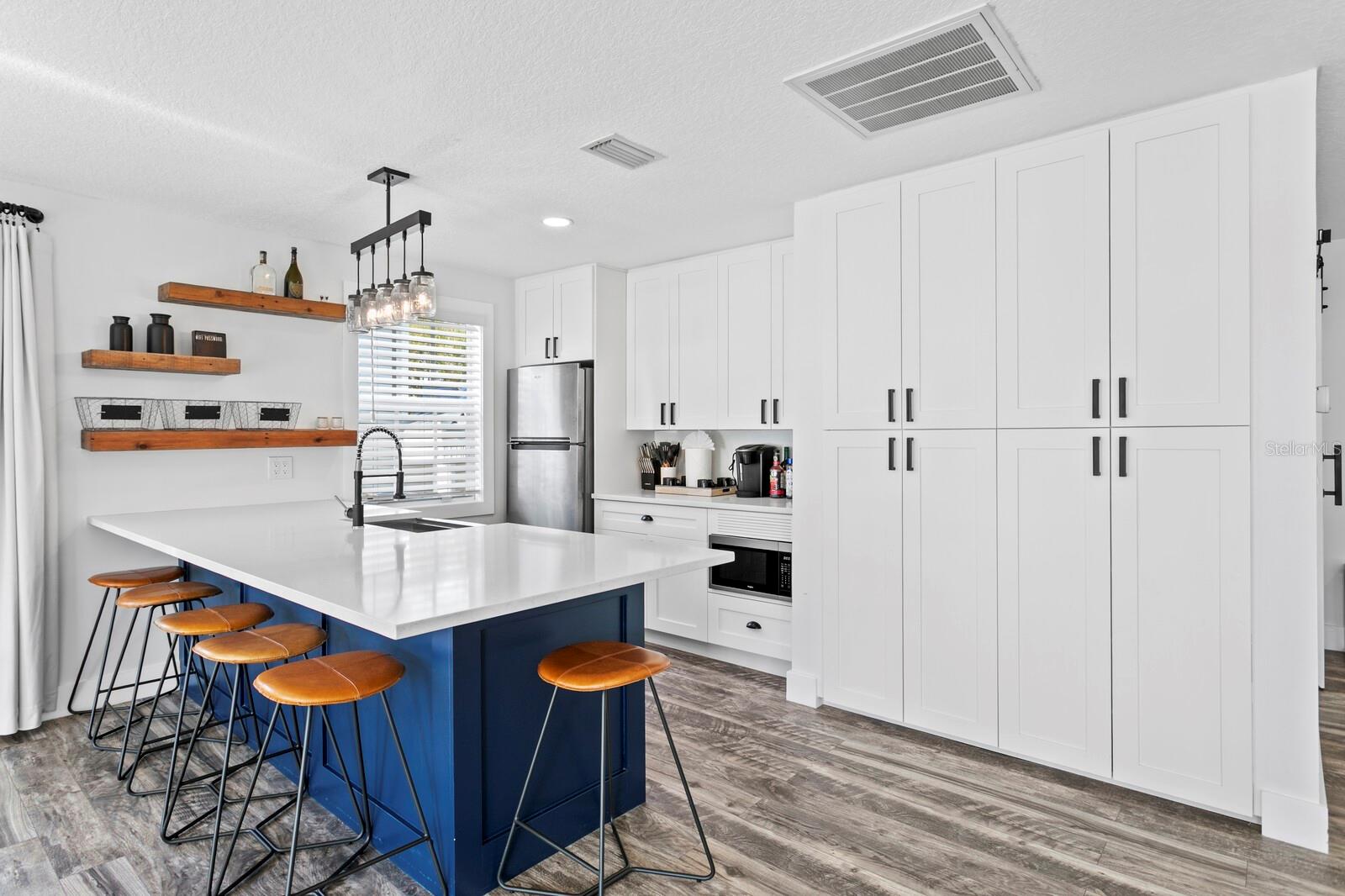 TB8374458 Property Photo