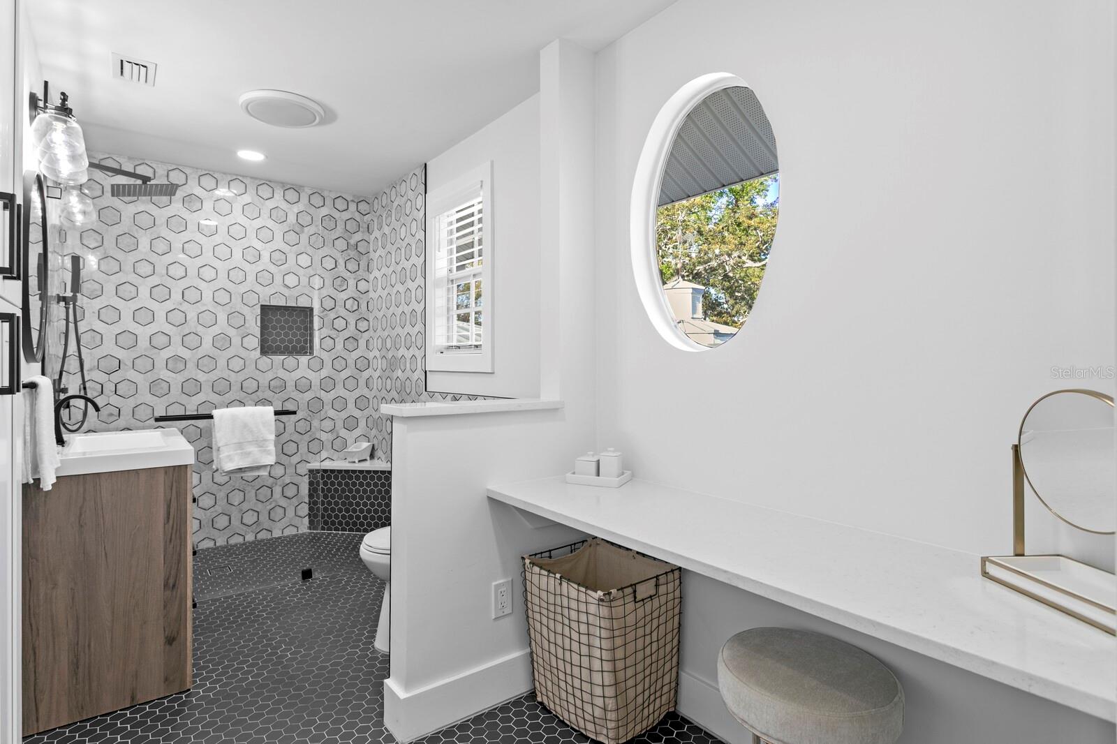 TB8374458 Property Photo