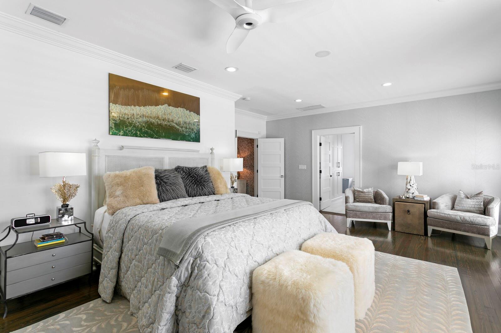 TB8374458 Property Photo