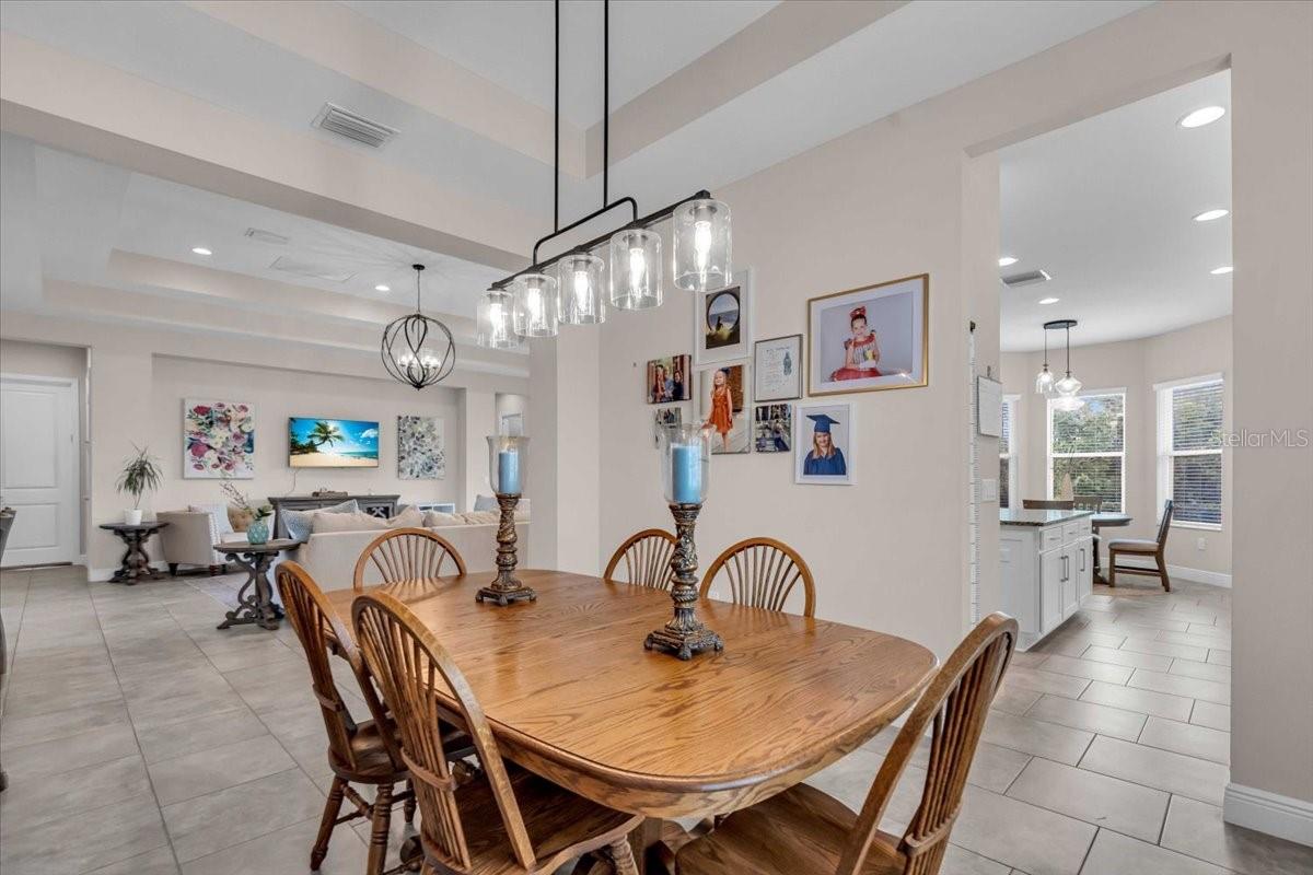 2165 HOLLOW FOREST CT, WESLEY CHAPEL, FL, 33543