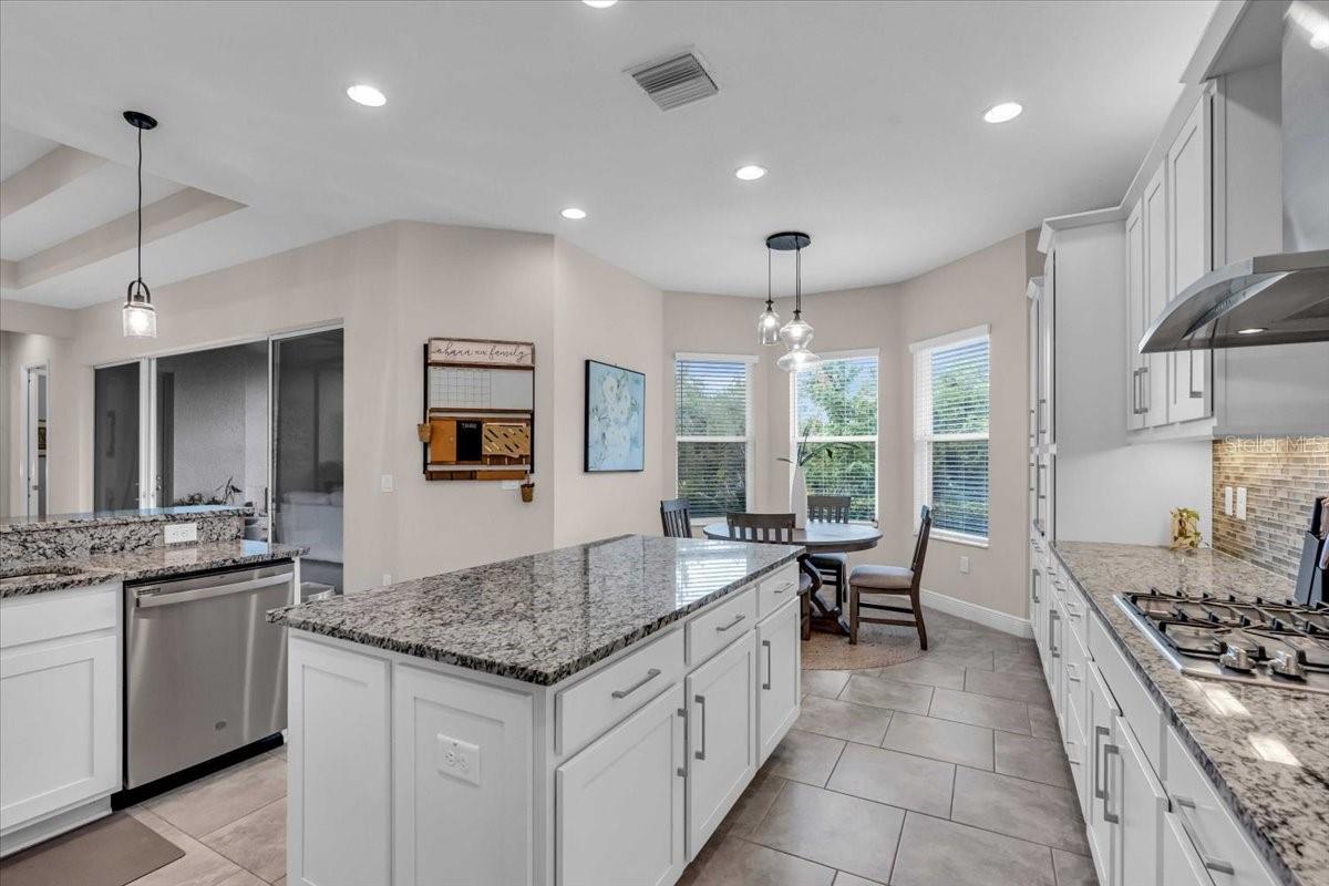 2165 HOLLOW FOREST CT, WESLEY CHAPEL, FL, 33543