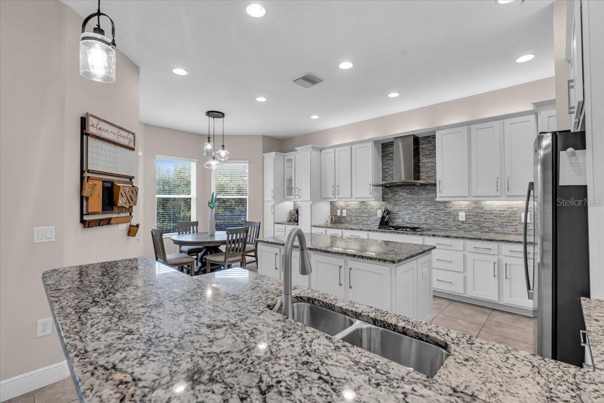 2165 HOLLOW FOREST CT, WESLEY CHAPEL, FL, 33543