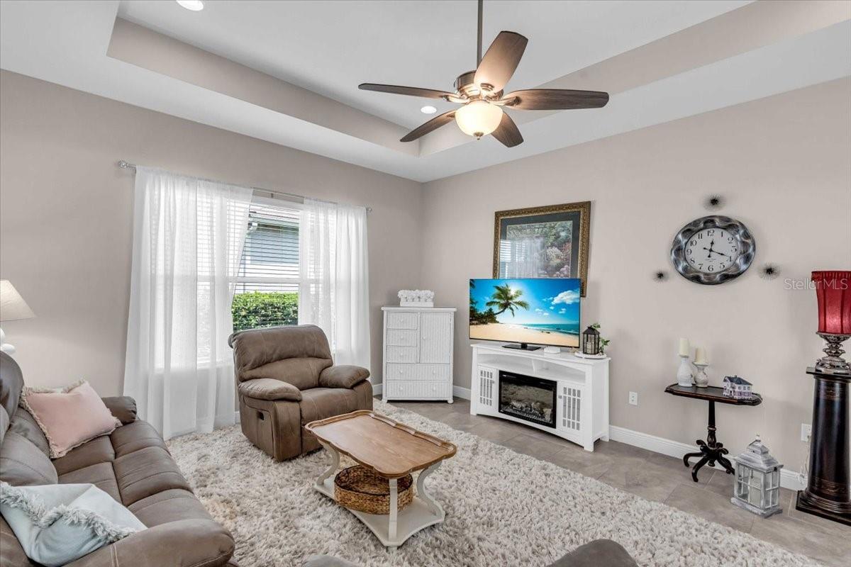 2165 HOLLOW FOREST CT, WESLEY CHAPEL, FL, 33543