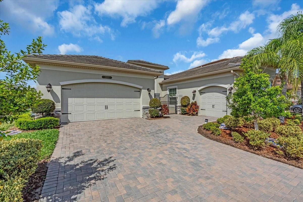 2165 HOLLOW FOREST CT, WESLEY CHAPEL, FL, 33543
