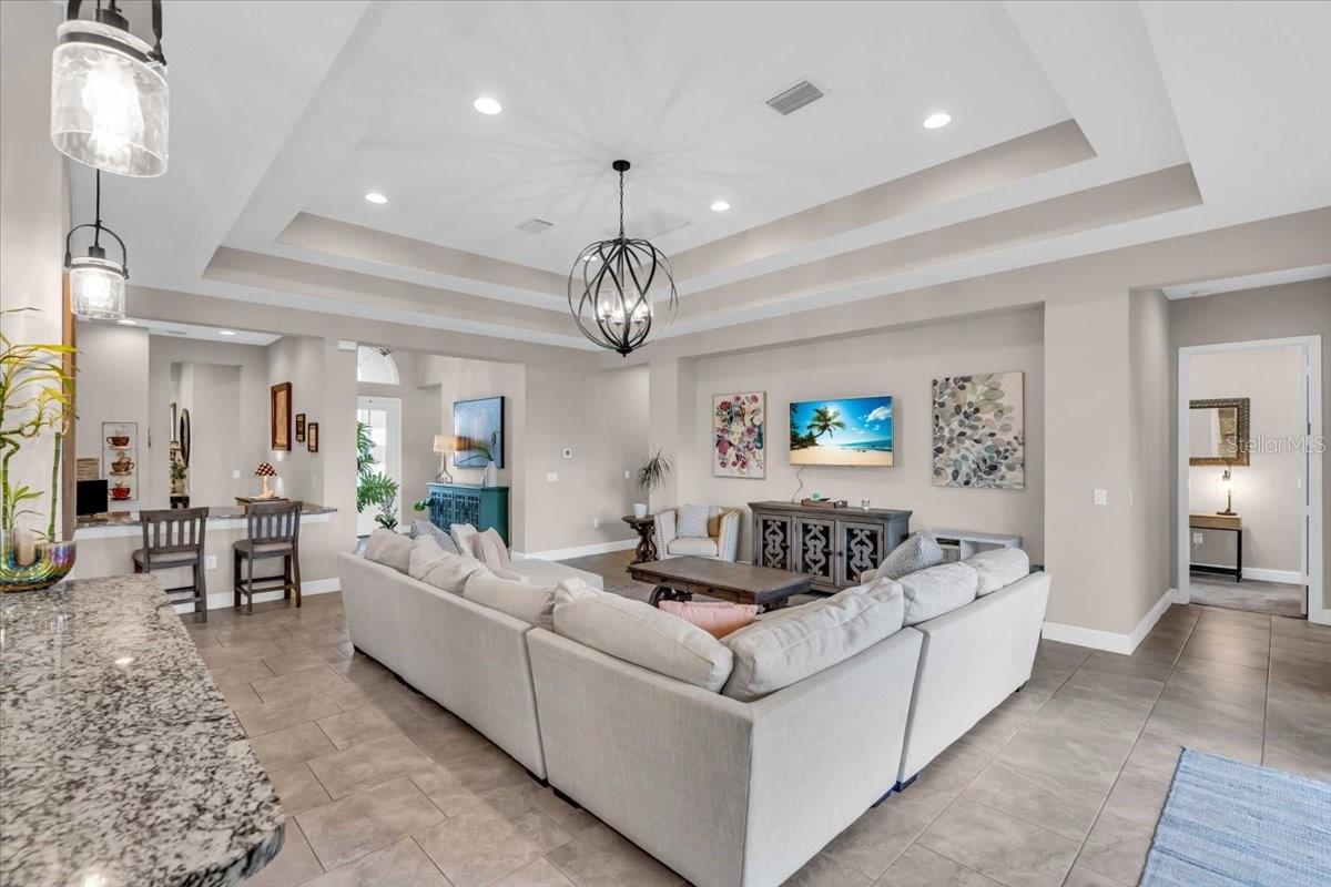 2165 HOLLOW FOREST CT, WESLEY CHAPEL, FL, 33543