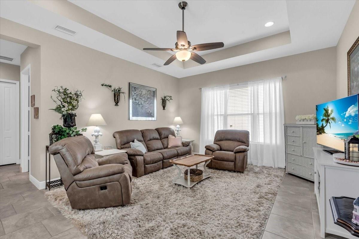 2165 HOLLOW FOREST CT, WESLEY CHAPEL, FL, 33543