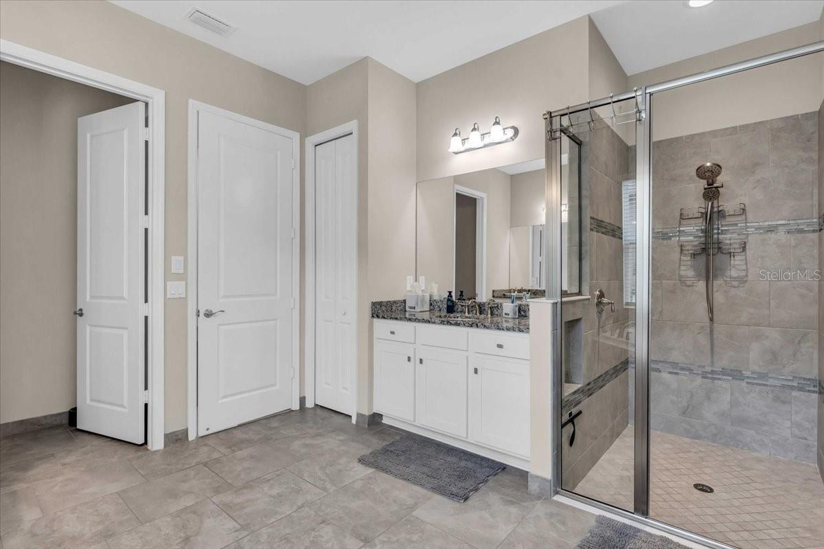 2165 HOLLOW FOREST CT, WESLEY CHAPEL, FL, 33543