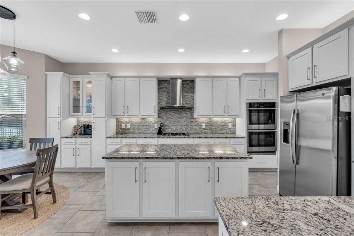 2165 HOLLOW FOREST CT, WESLEY CHAPEL, FL, 33543