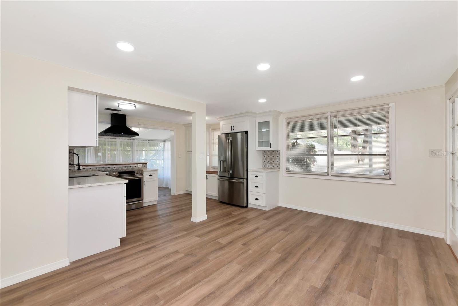 4105 ROCKEFELLER AVE, SARASOTA, FL, 34231