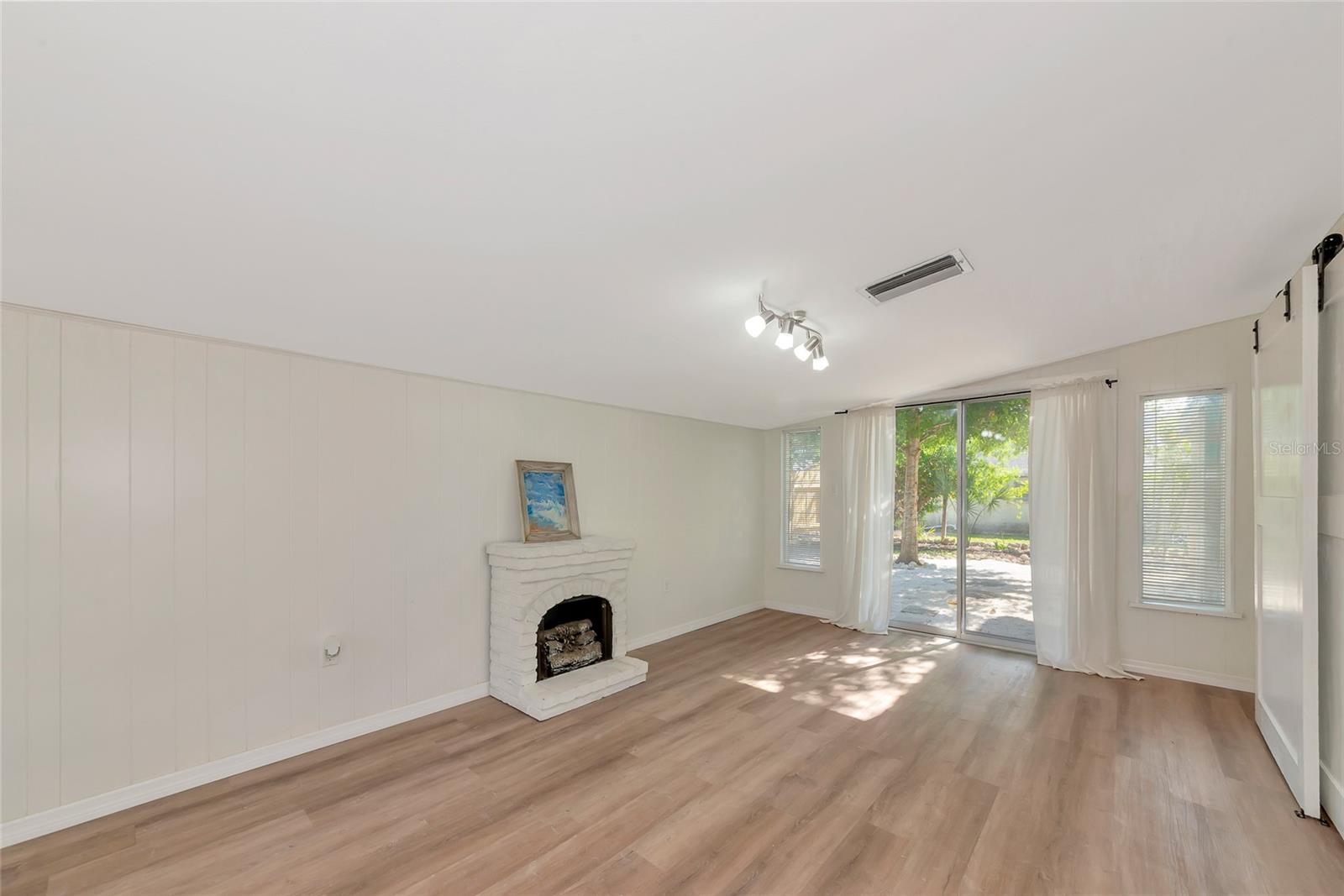 4105 ROCKEFELLER AVE, SARASOTA, FL, 34231