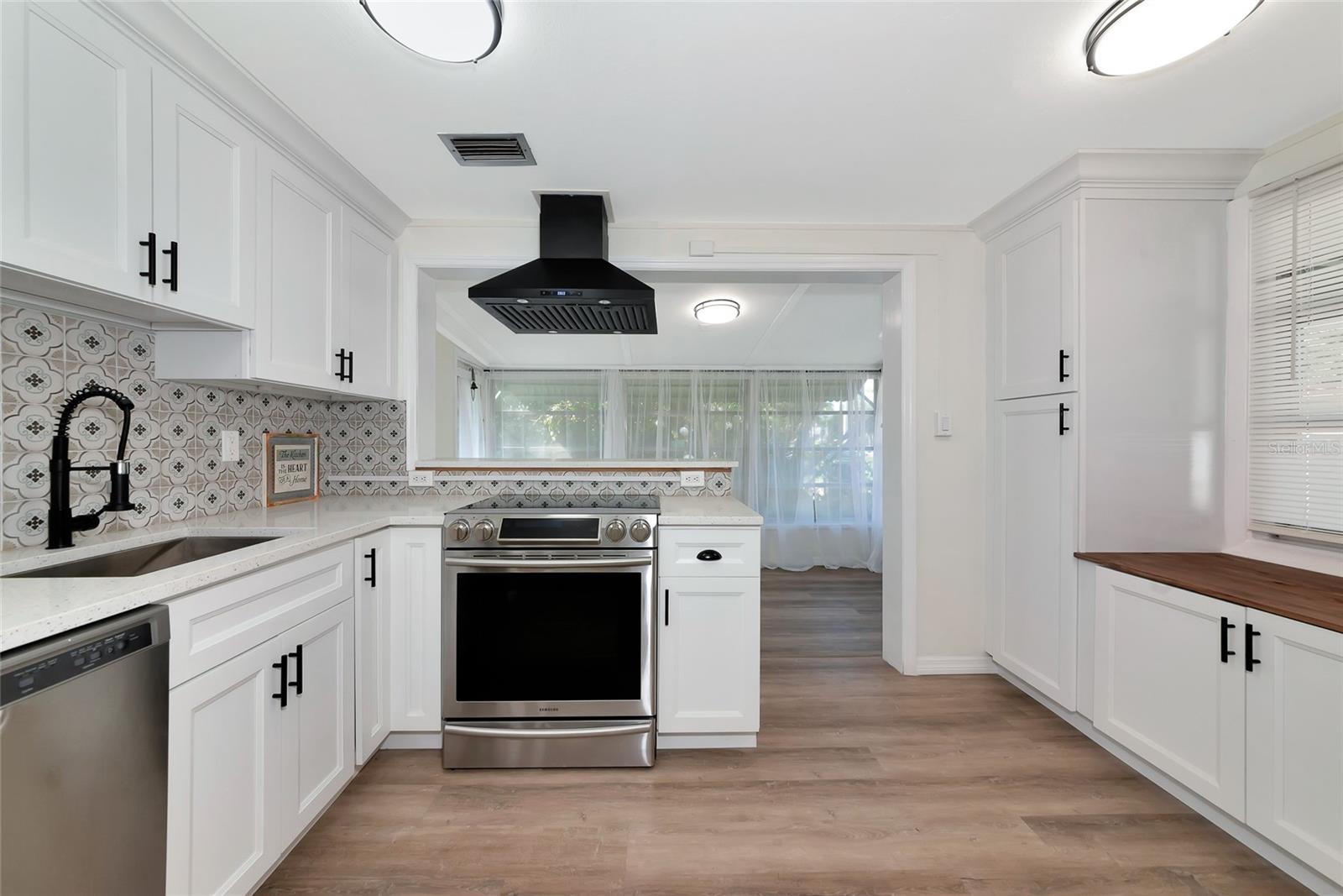 4105 ROCKEFELLER AVE, SARASOTA, FL, 34231