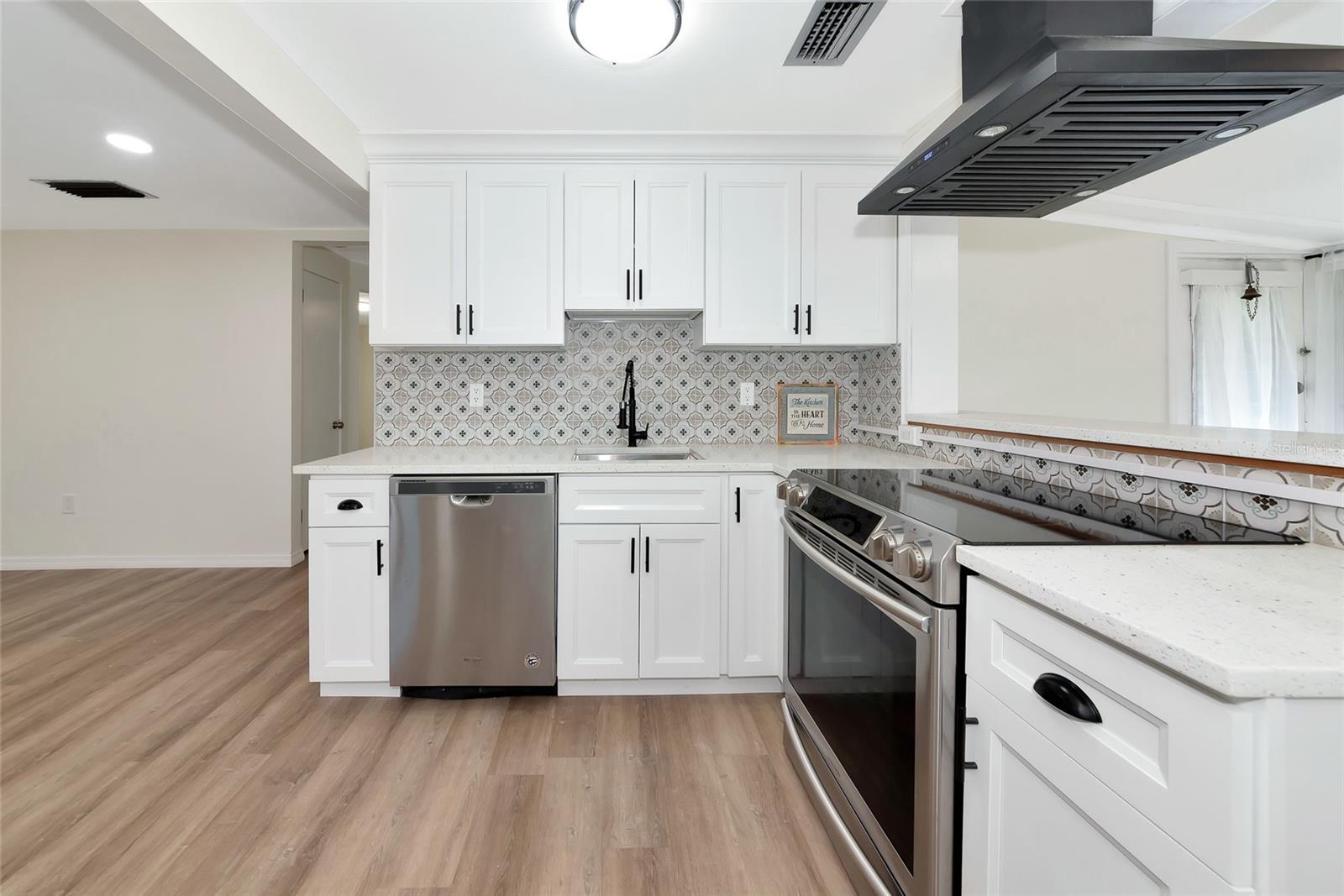 4105 ROCKEFELLER AVE, SARASOTA, FL, 34231