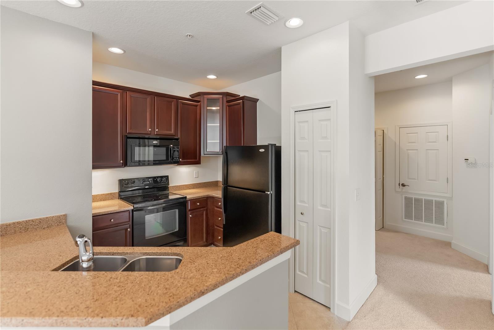 3671 PARKRIDGE CIR #8-201, SARASOTA, FL, 34243