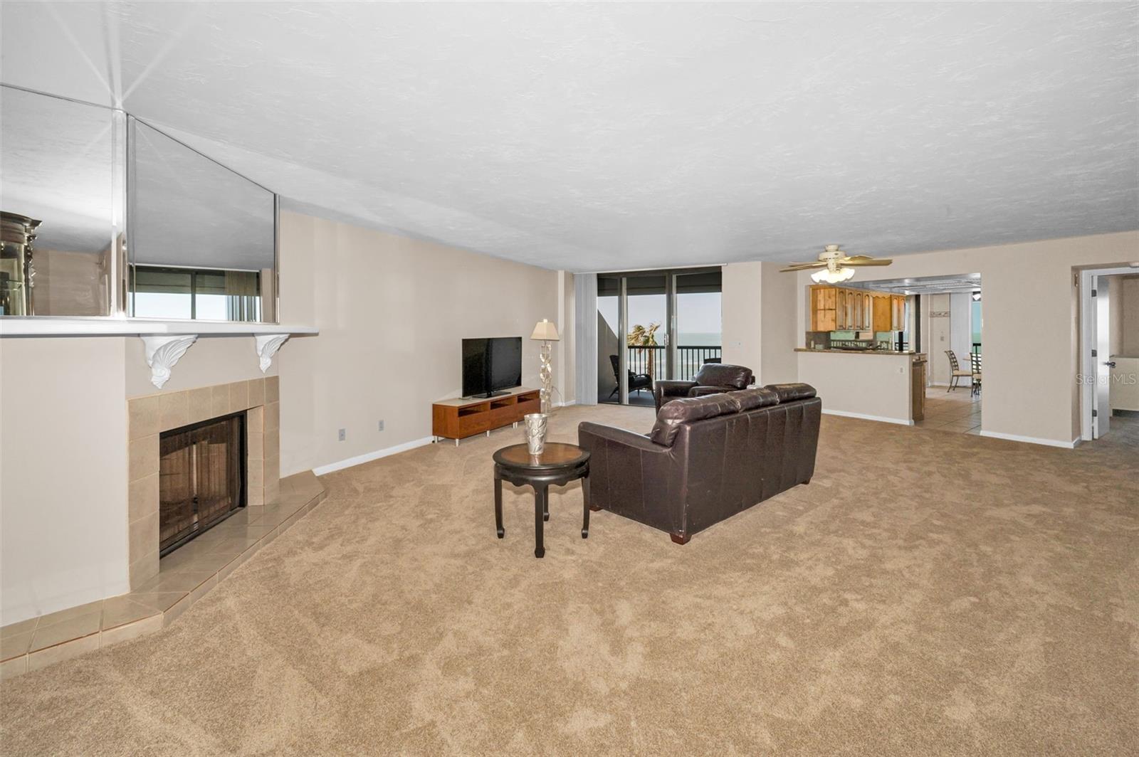 1660 GULF BLVD #203, CLEARWATER BEACH, FL, 33767