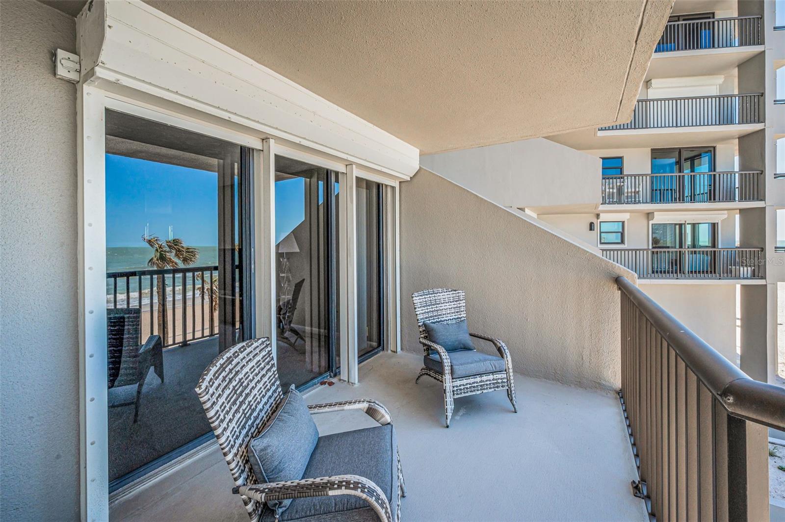1660 GULF BLVD #203, CLEARWATER BEACH, FL, 33767