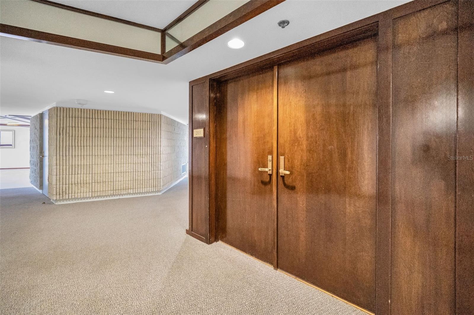 1660 GULF BLVD #203, CLEARWATER BEACH, FL, 33767