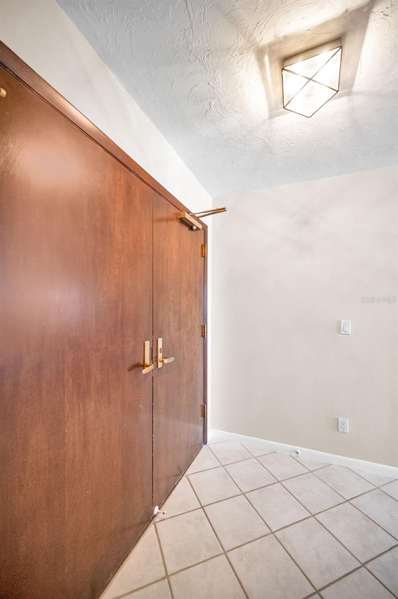 1660 GULF BLVD #203, CLEARWATER BEACH, FL, 33767