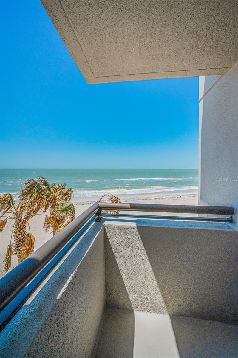 1660 GULF BLVD #203, CLEARWATER BEACH, FL, 33767