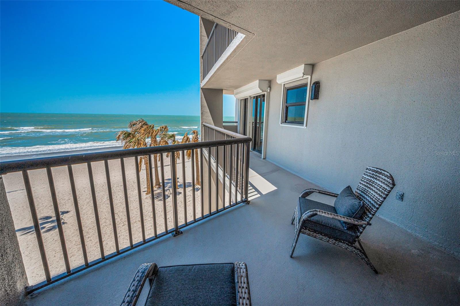 1660 GULF BLVD #203, CLEARWATER BEACH, FL, 33767