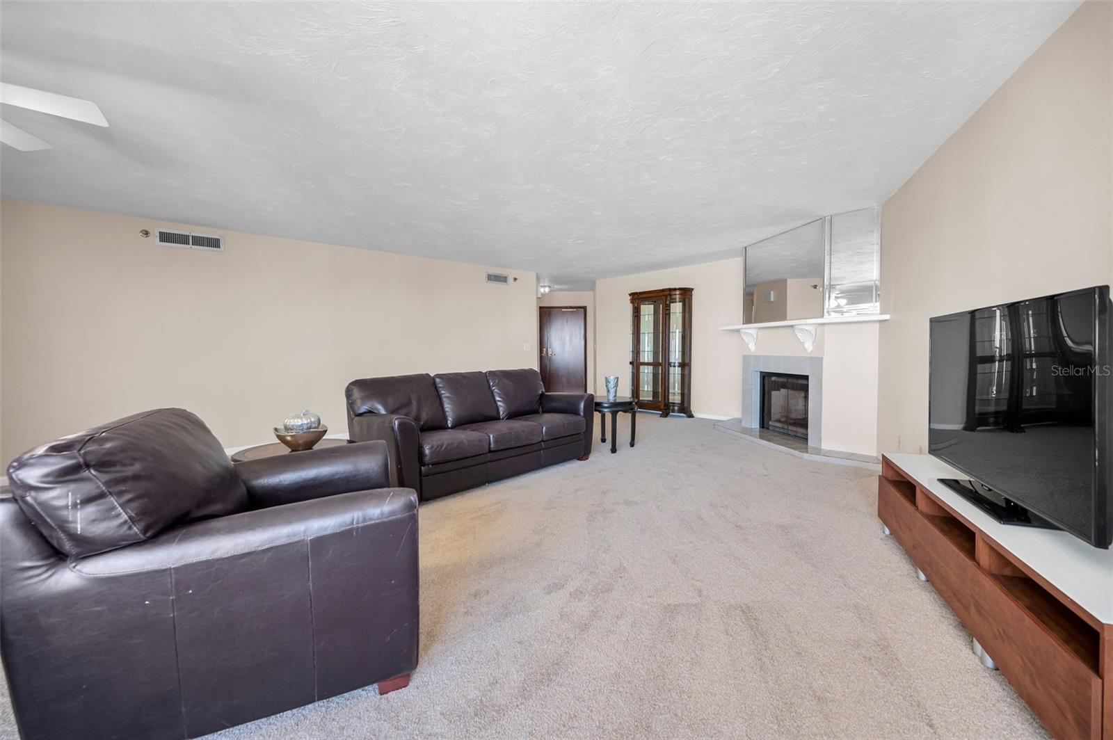 1660 GULF BLVD #203, CLEARWATER BEACH, FL, 33767