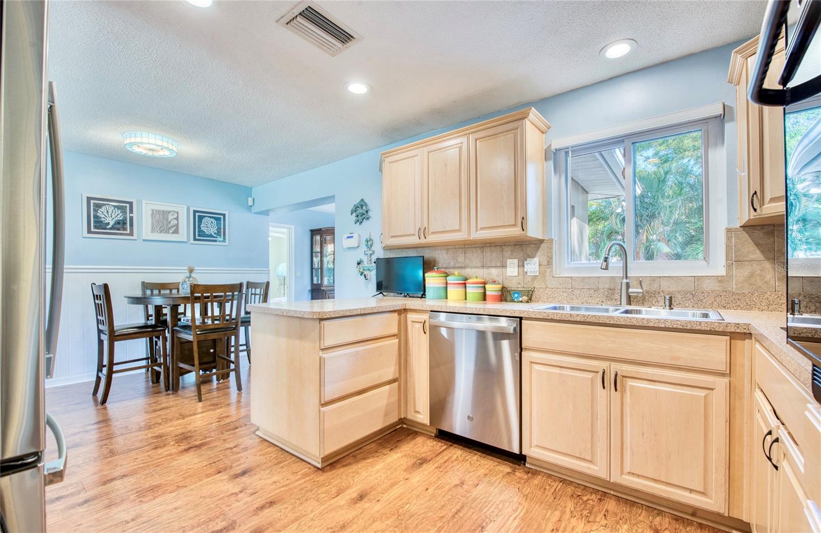 2501 CRESCENT DR, LARGO, FL, 33770