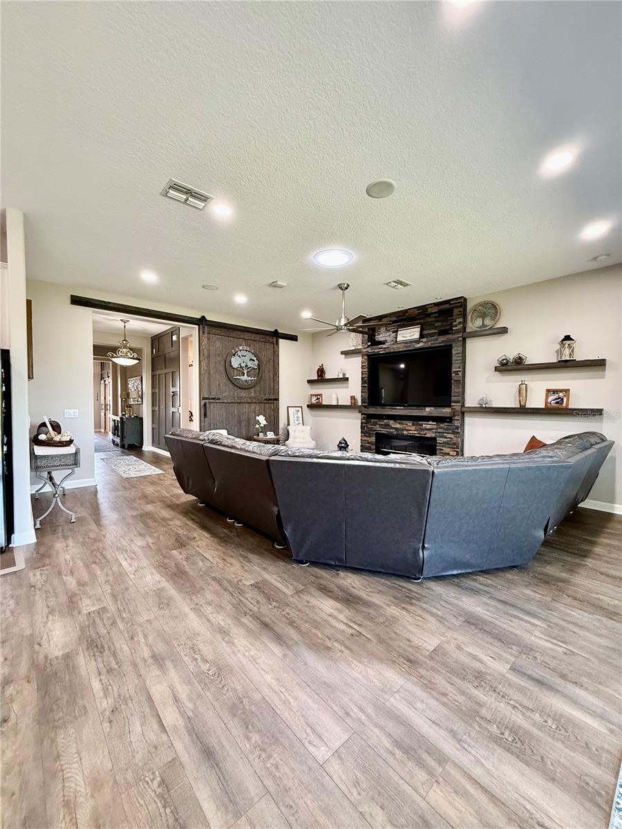 2751 HILLIARD DR, WESLEY CHAPEL, FL, 33543