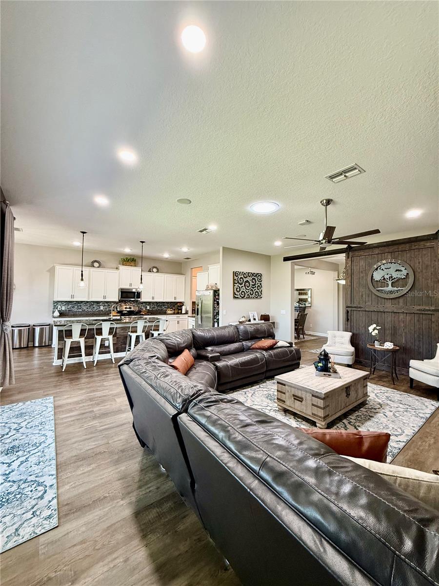 2751 HILLIARD DR, WESLEY CHAPEL, FL, 33543