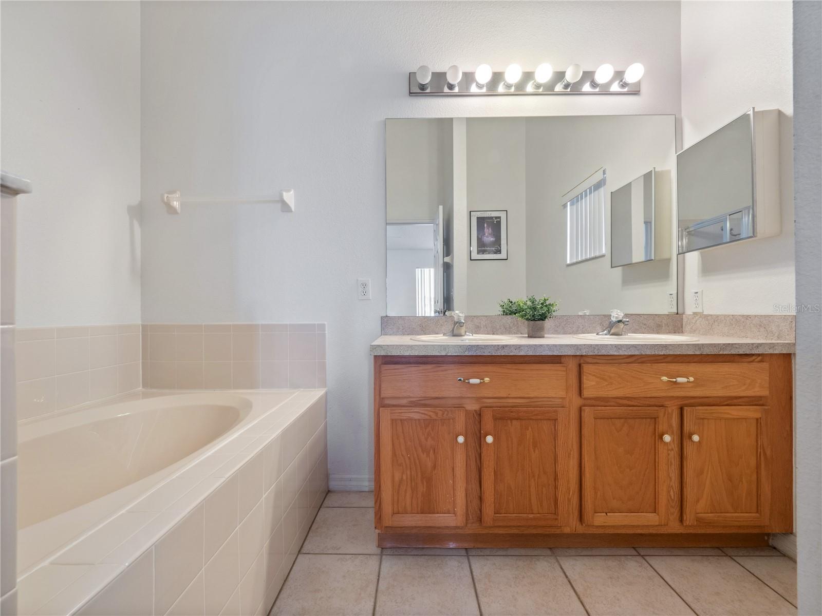 721 ROLLINS DR, DAVENPORT, FL, 33837