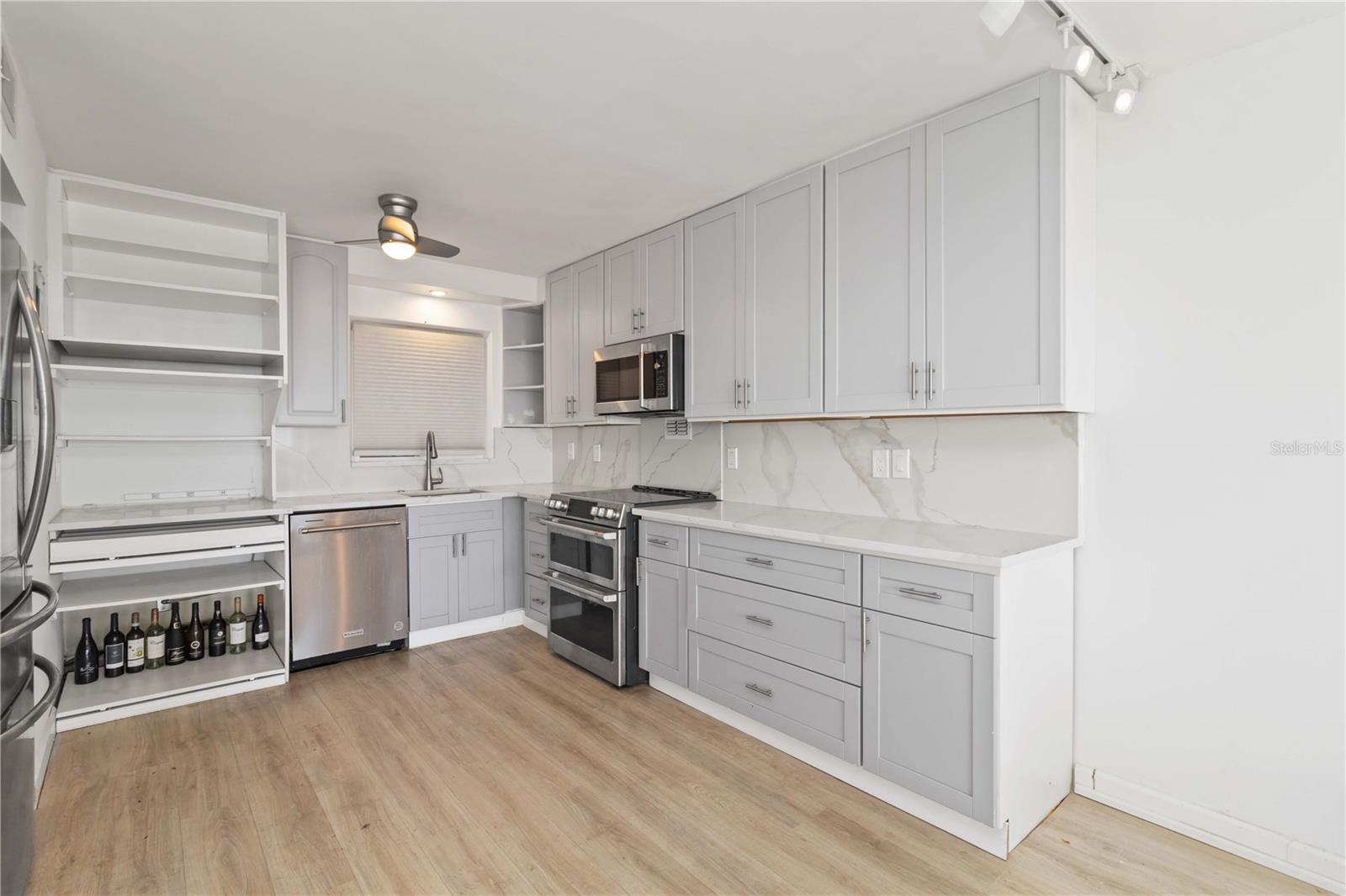 33 S GULFSTREAM AVE #905, SARASOTA, FL, 34236