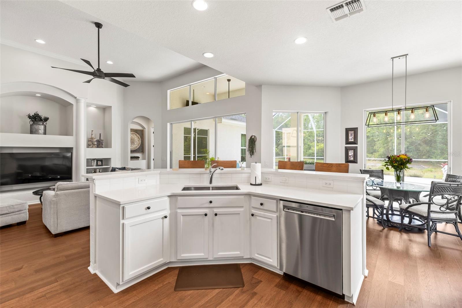 10142 DEERCLIFF DR, TAMPA, FL, 33647