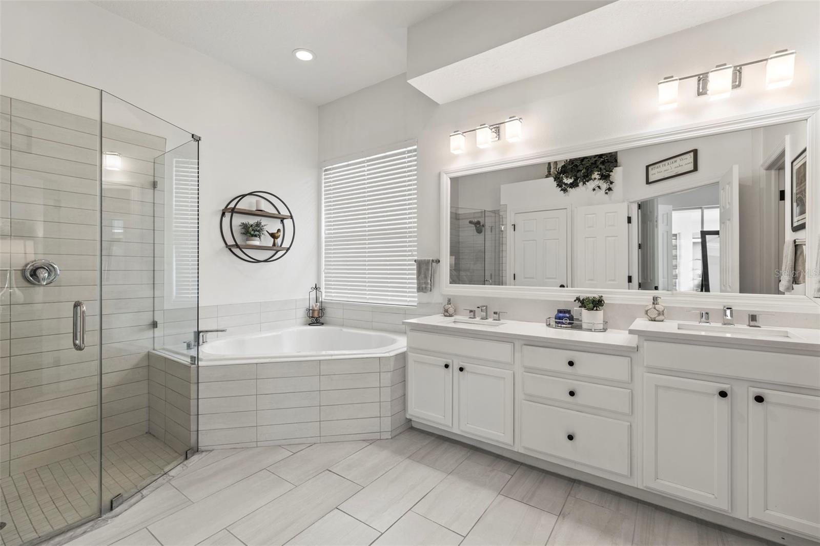 10142 DEERCLIFF DR, TAMPA, FL, 33647