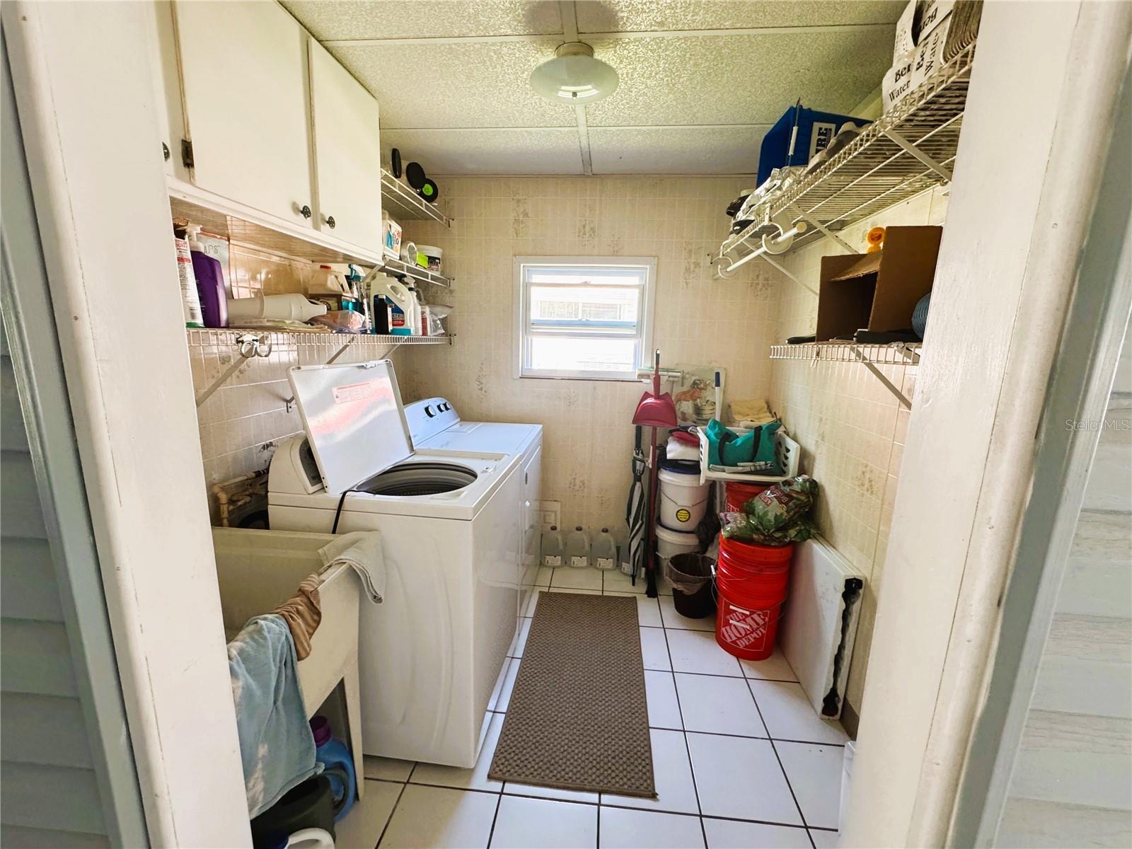 121 BOUGAINVILLEA DR, LEESBURG, FL, 34748