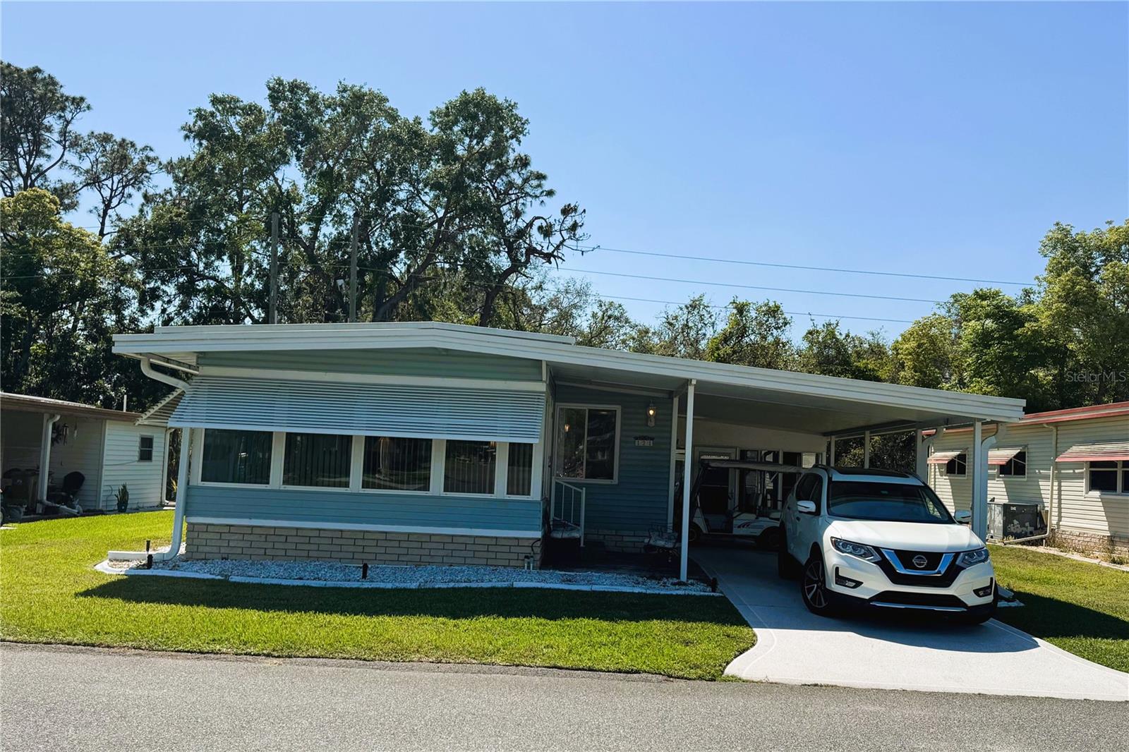 121 BOUGAINVILLEA DR, LEESBURG, FL, 34748