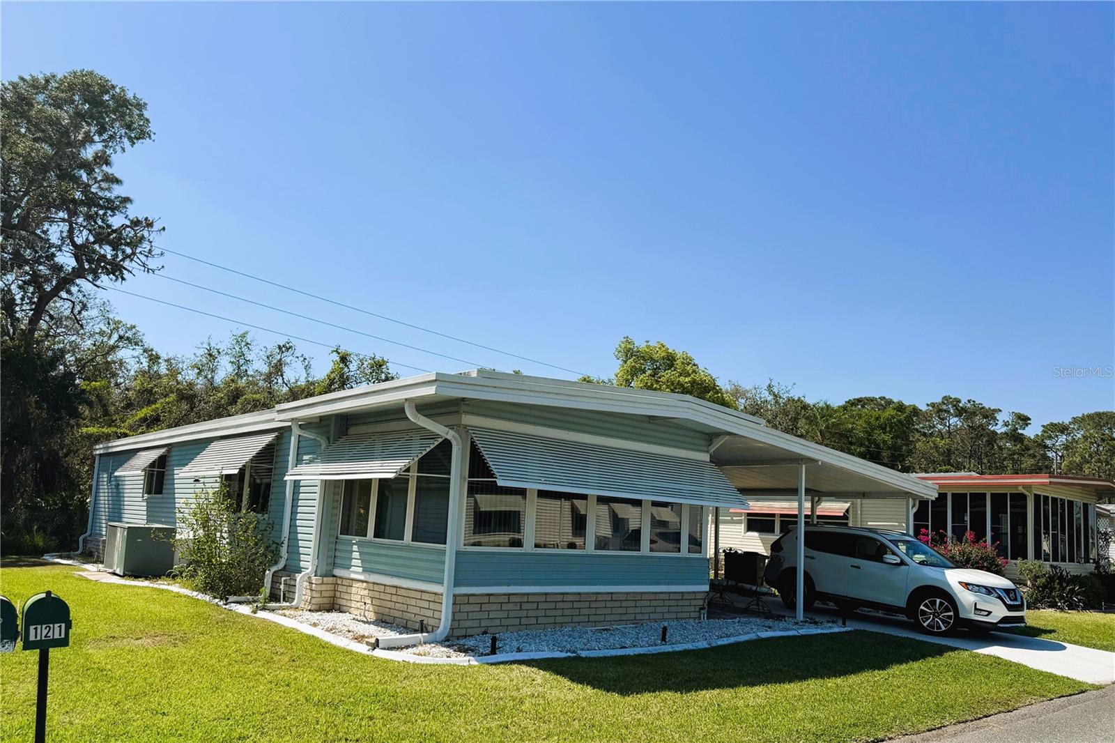 121 BOUGAINVILLEA DR, LEESBURG, FL, 34748