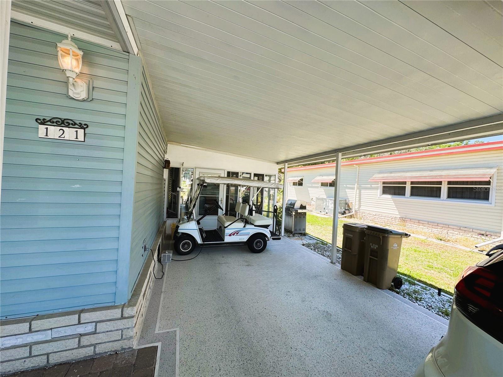 121 BOUGAINVILLEA DR, LEESBURG, FL, 34748