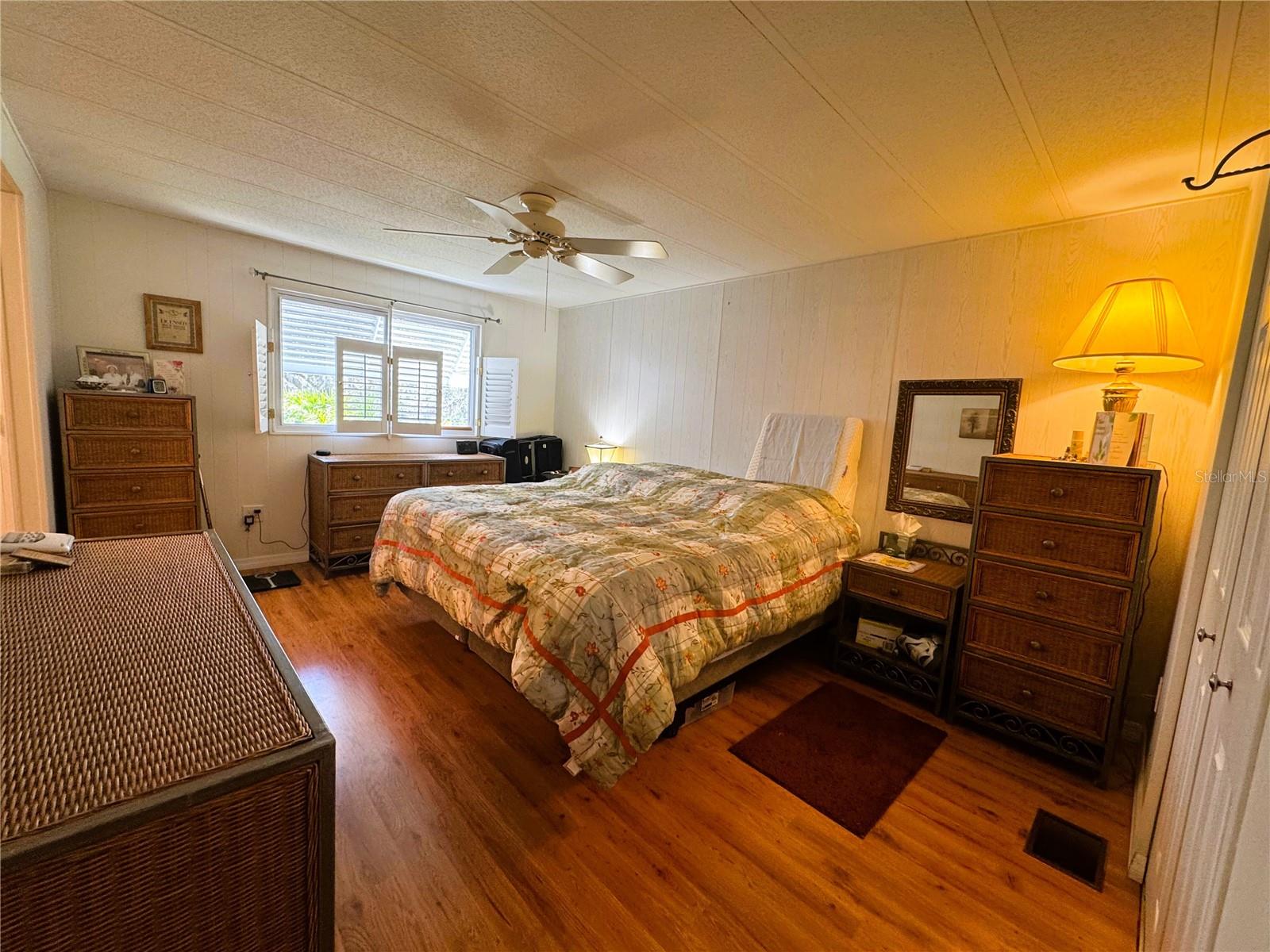 121 BOUGAINVILLEA DR, LEESBURG, FL, 34748