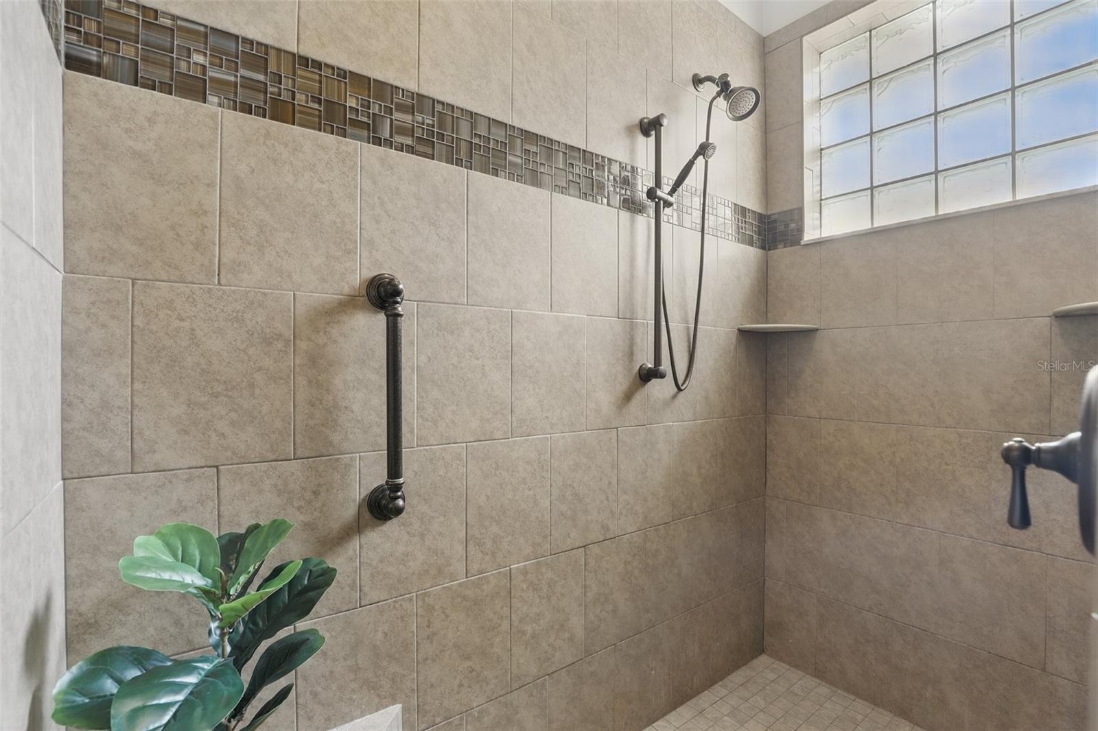 212 HAZELTINE DR, DEBARY, FL, 32713