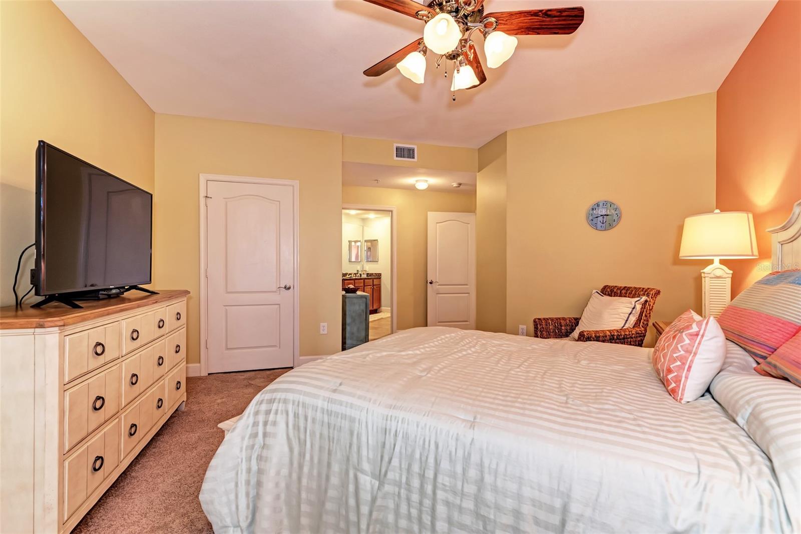 808 3RD AVE W #605, BRADENTON, FL, 34205