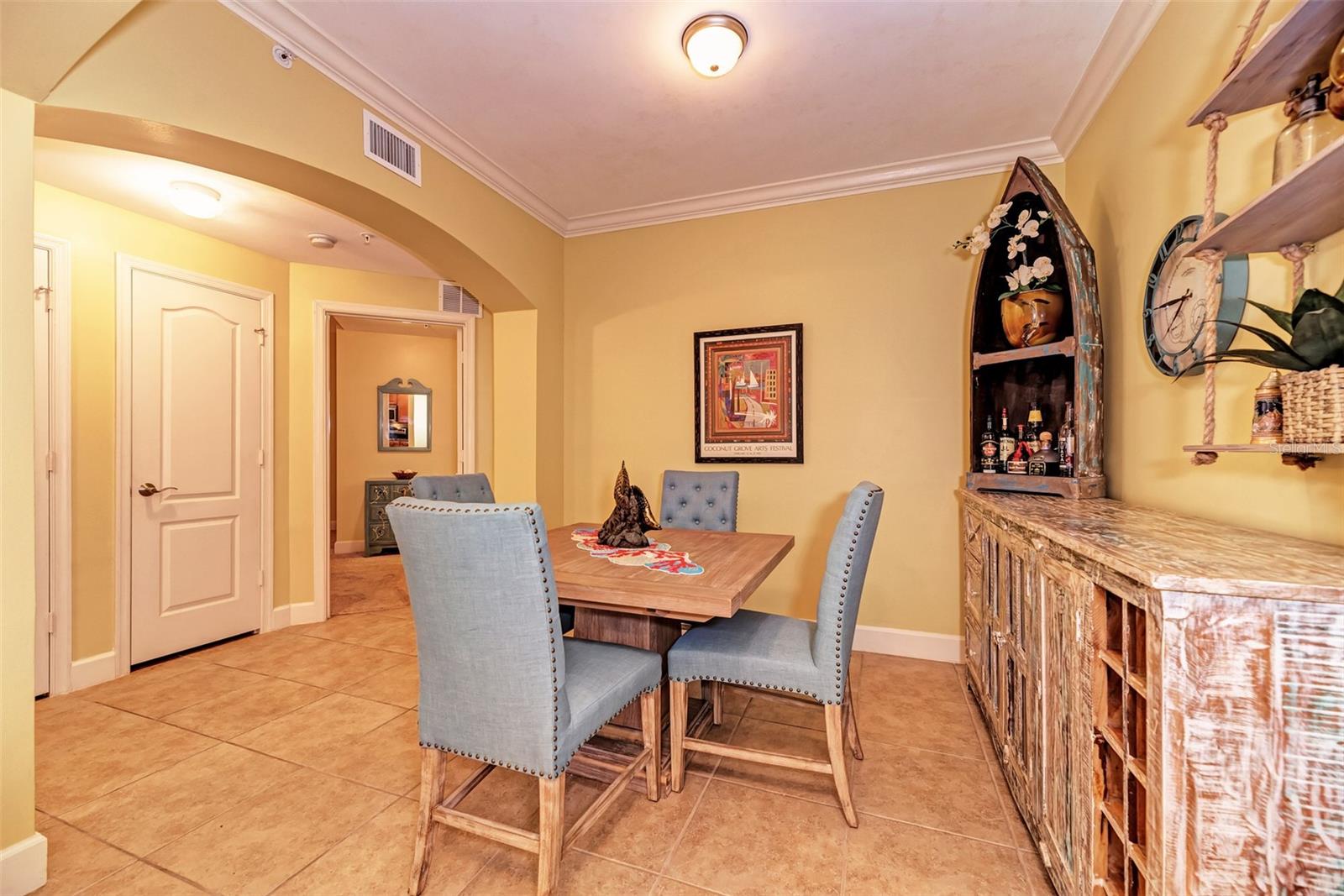 808 3RD AVE W #605, BRADENTON, FL, 34205