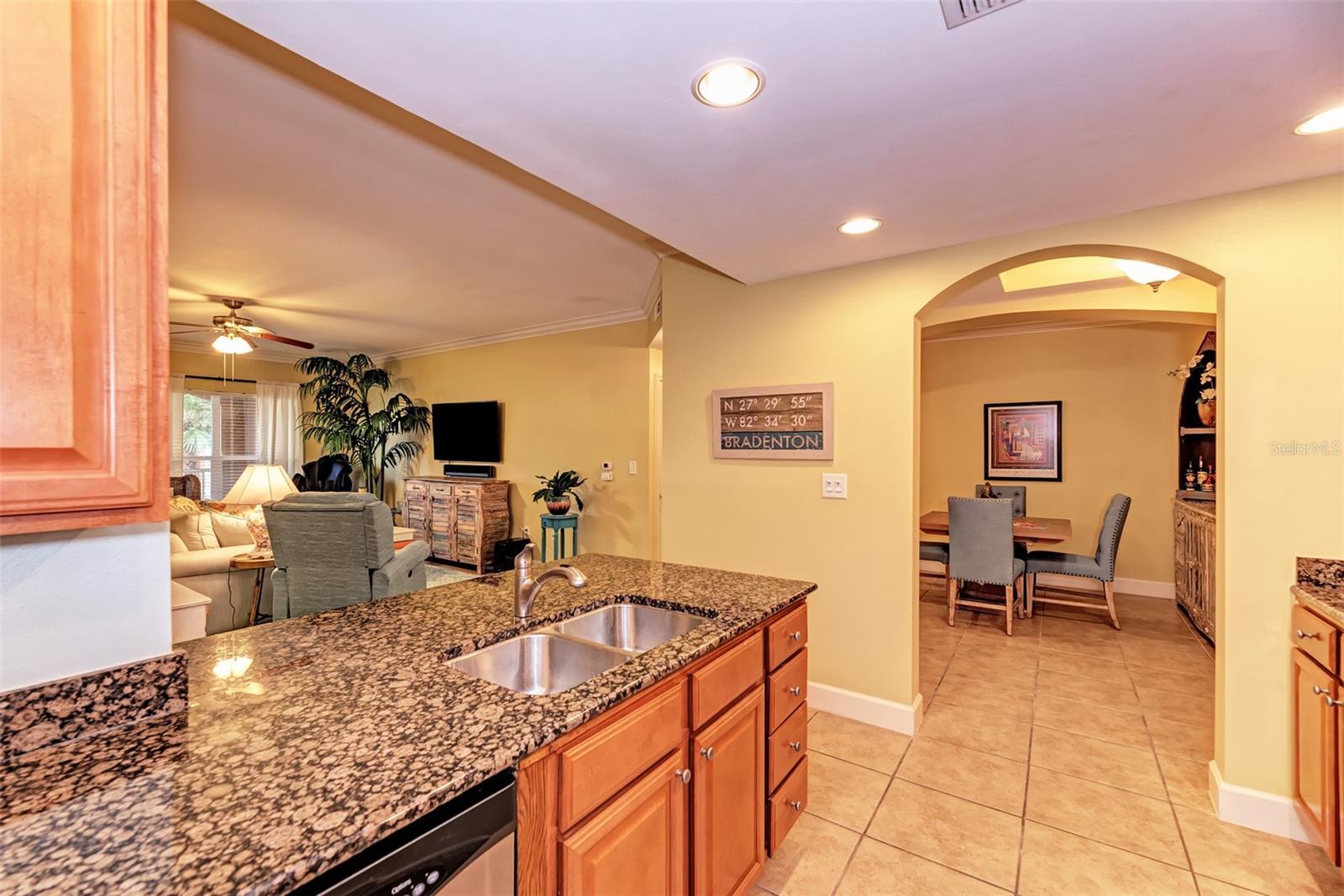 808 3RD AVE W #605, BRADENTON, FL, 34205