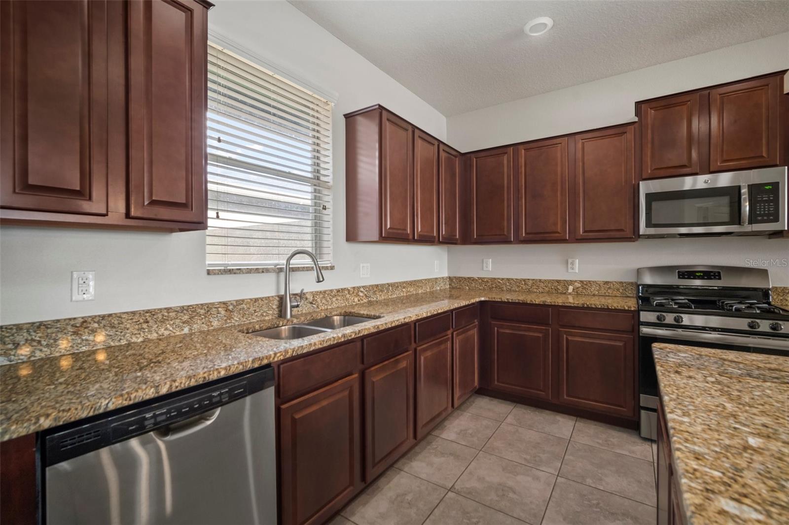 6337 SHORE VISTA PL, APOLLO BEACH, FL, 33572