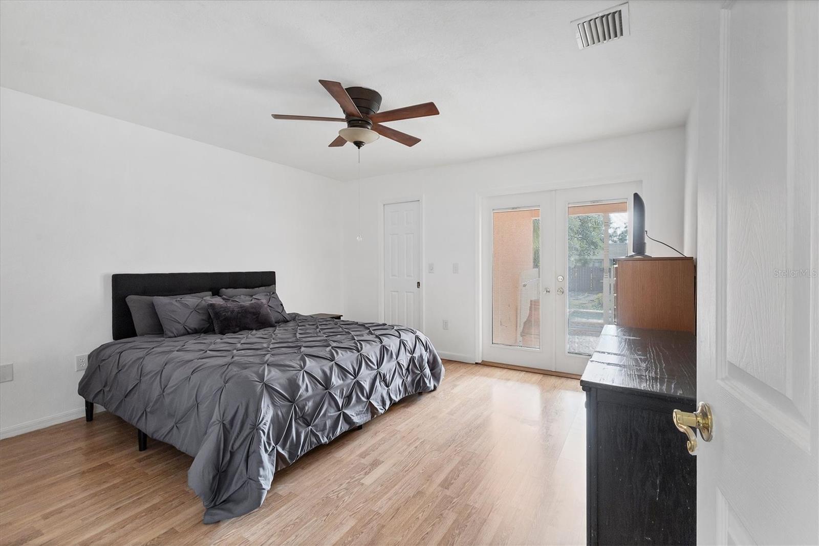 5600 BLOUNT AVE, SARASOTA, FL, 34231