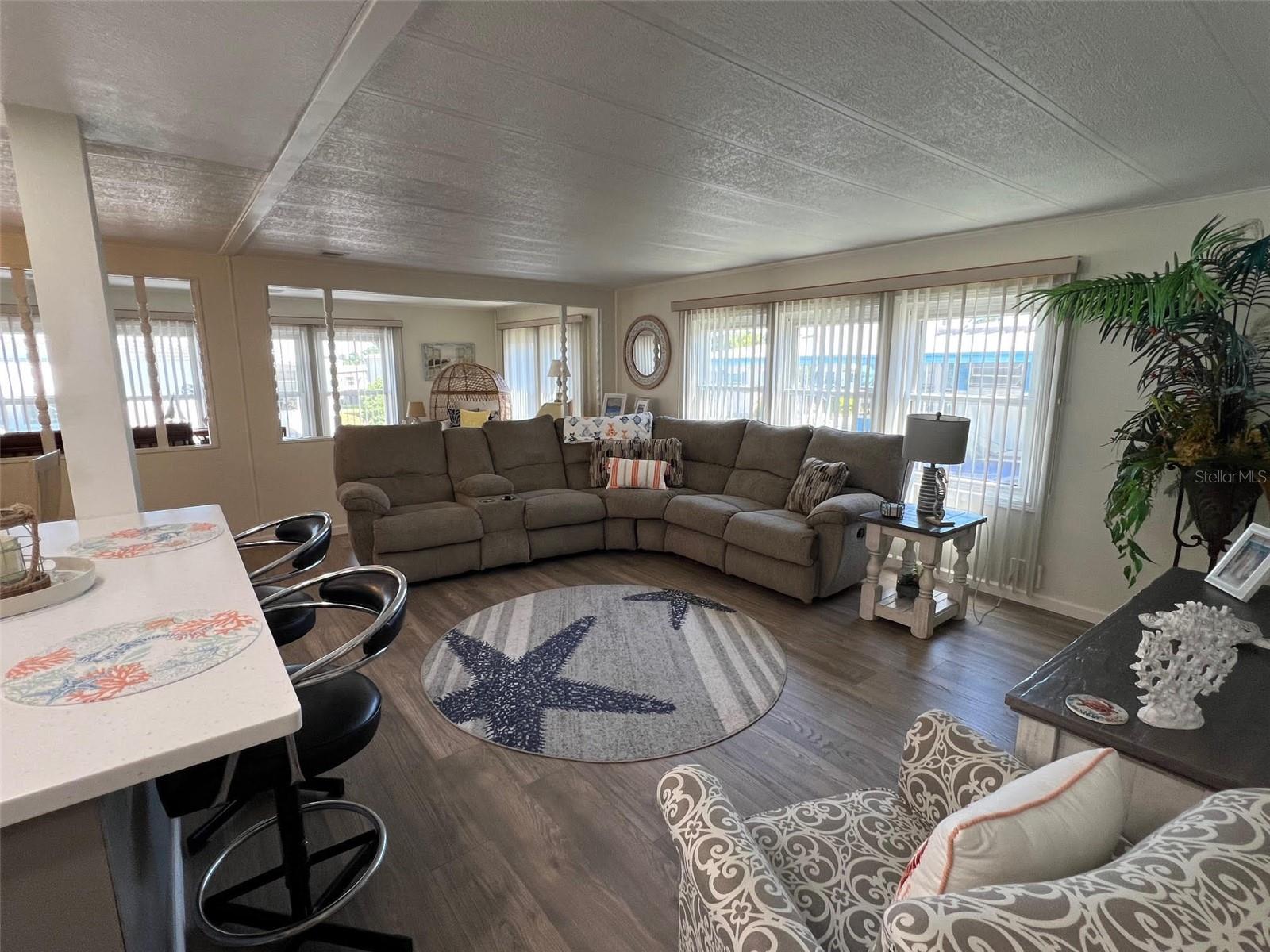 825 COCONUT PALM ST, LARGO, FL, 33778