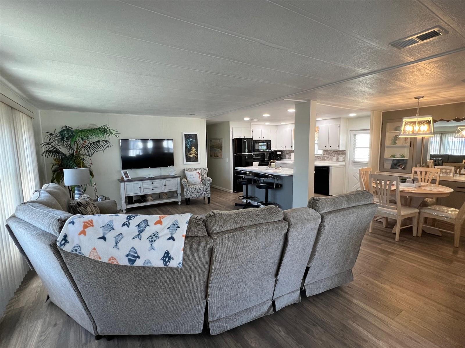 825 COCONUT PALM ST, LARGO, FL, 33778